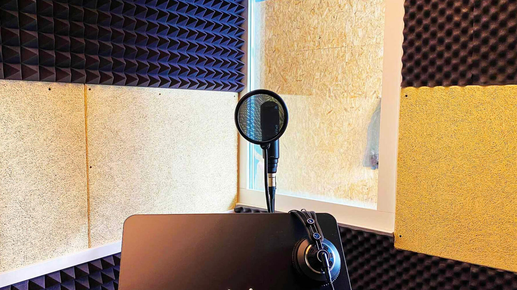 Звуковая кабина