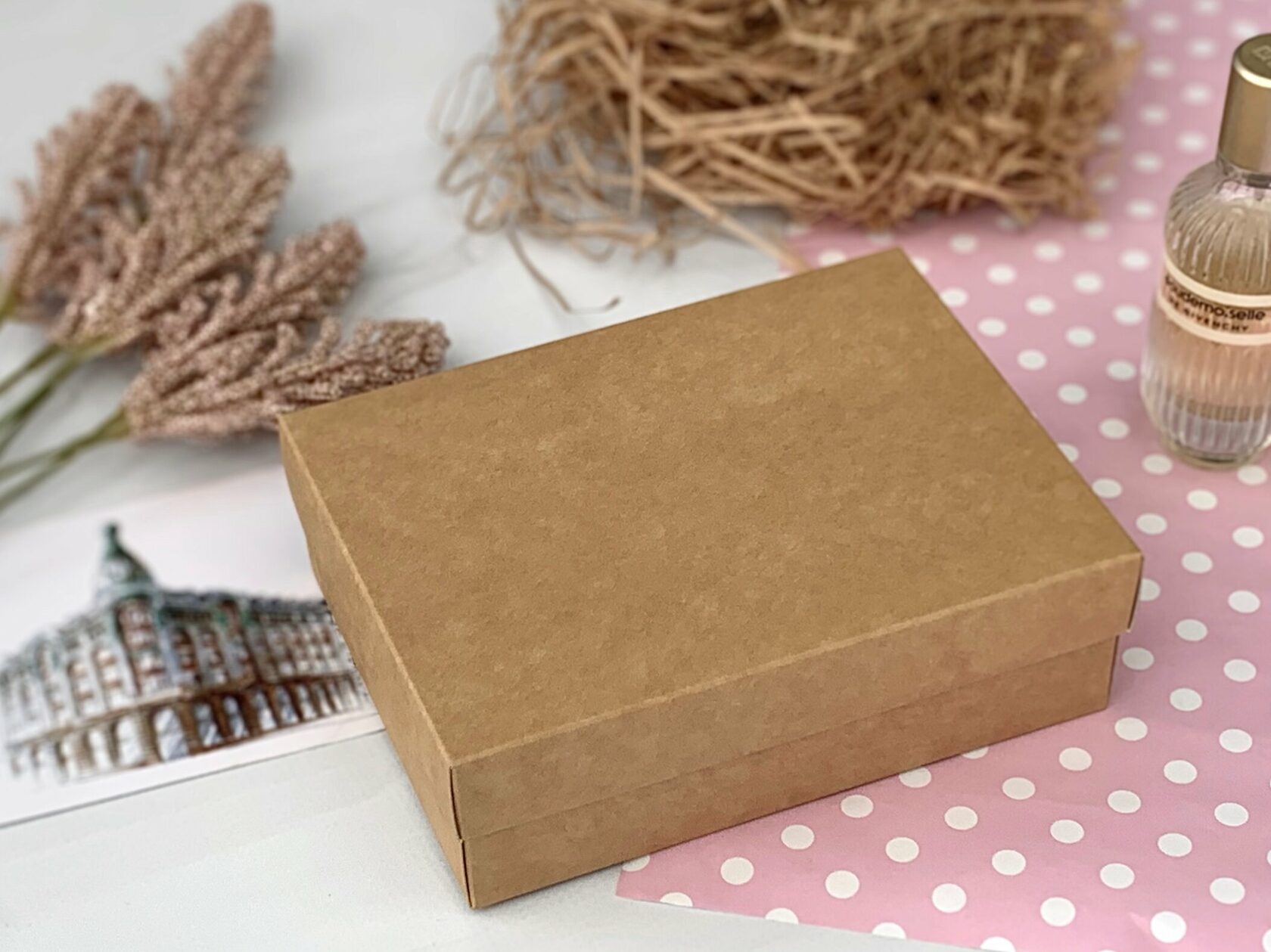 Наполнитель для подарочной коробки: нужен ли он и, где его взять?