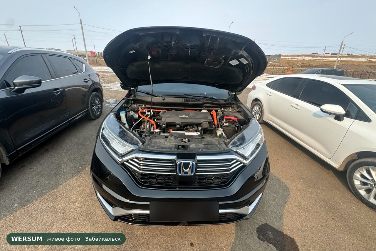 Honda CR-V, под капотом: оранжевые высоковольтные кабели