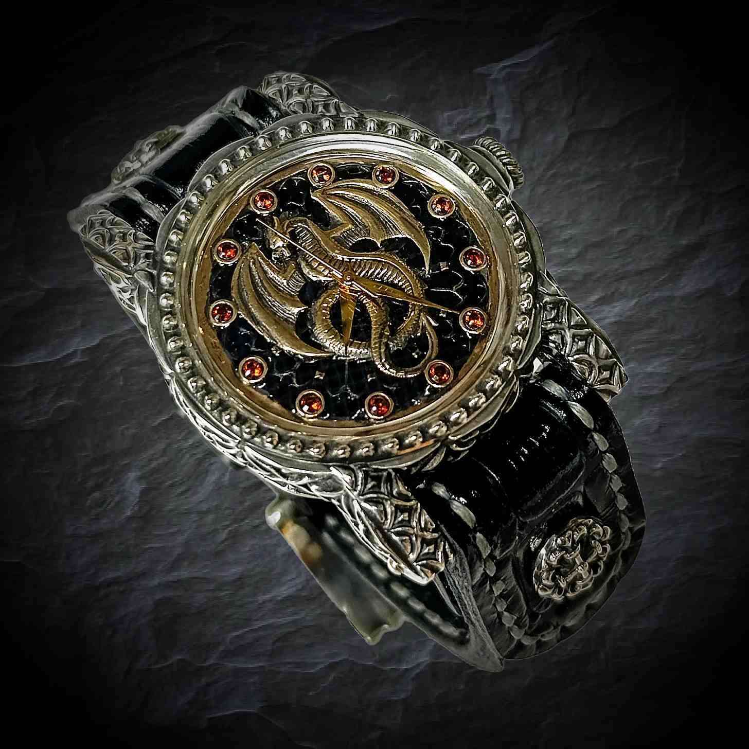 Готический стиль, часы в готическом стиле, готические часы