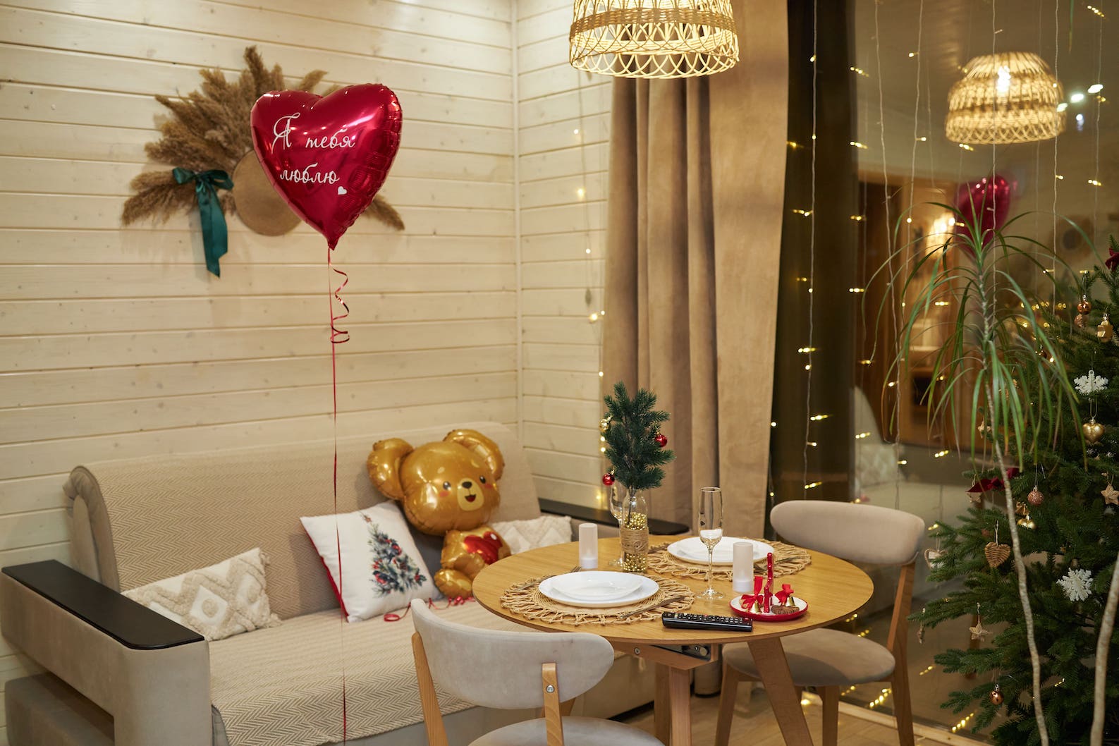 Романтический зимний вечер в A-frame домике для влюбленных - идеальный сюрприз на выходные в Подмосковье