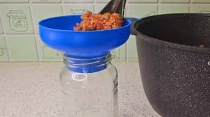 Приготовление икры из баклажанов на зиму через мясорубку: шаг 18