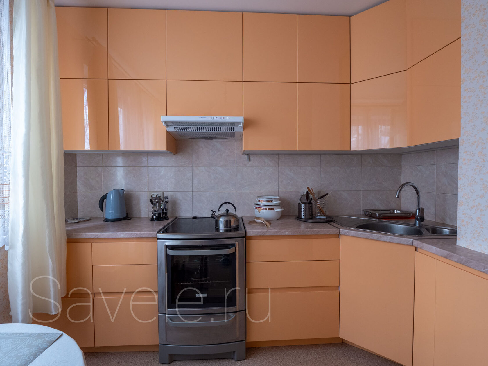 Кухня в персиковом цвете дизайн