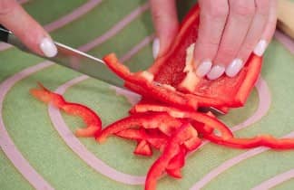 Приготовление щей из свежей капусты с болгарским перцем: шаг 4