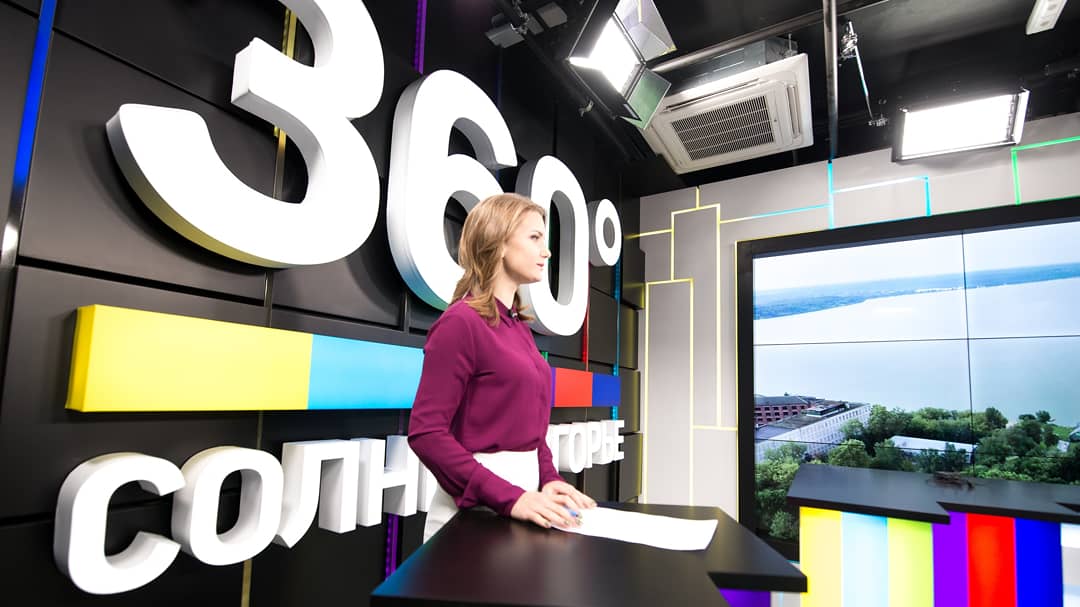 360 channel. Телеканал 360°. Канал 360 ТВ. Студия телеканала. Телеканал 360 сотрудники.