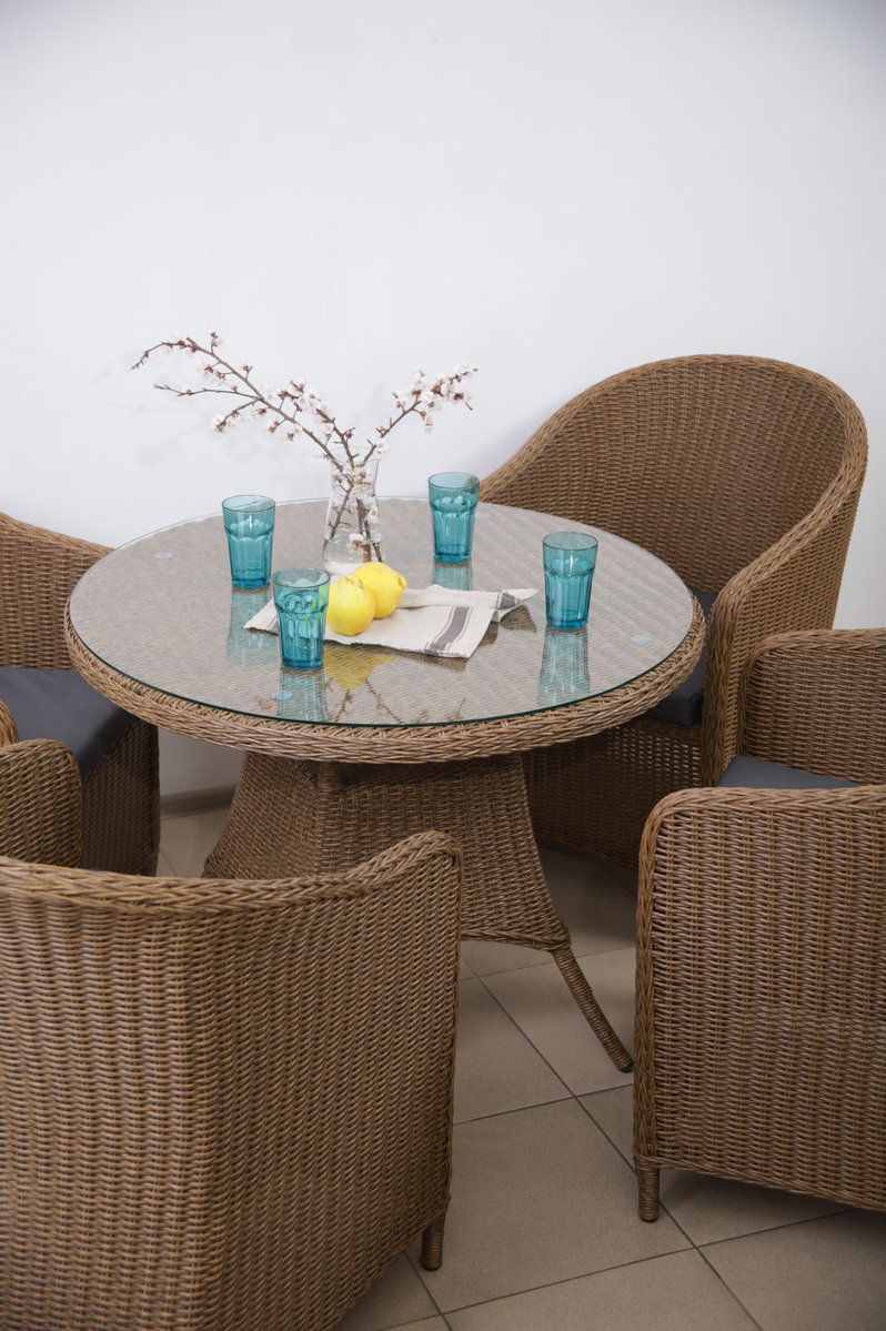 Плетеная садовая мебель