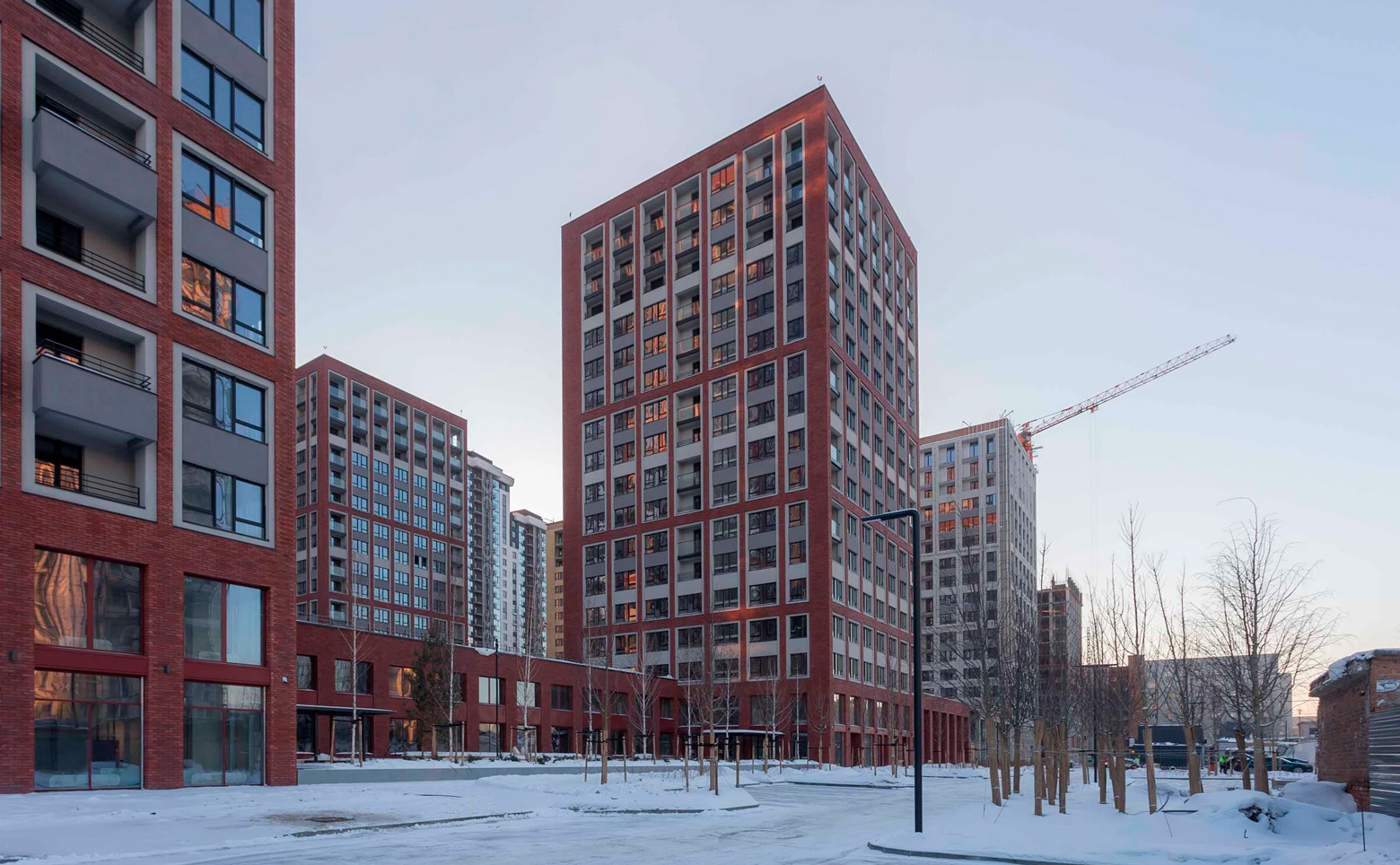 Внутренний двор ЖК Мылзавод зимой, территория жилого комплекса инклюзивна, любой желающей  может прогуляться 