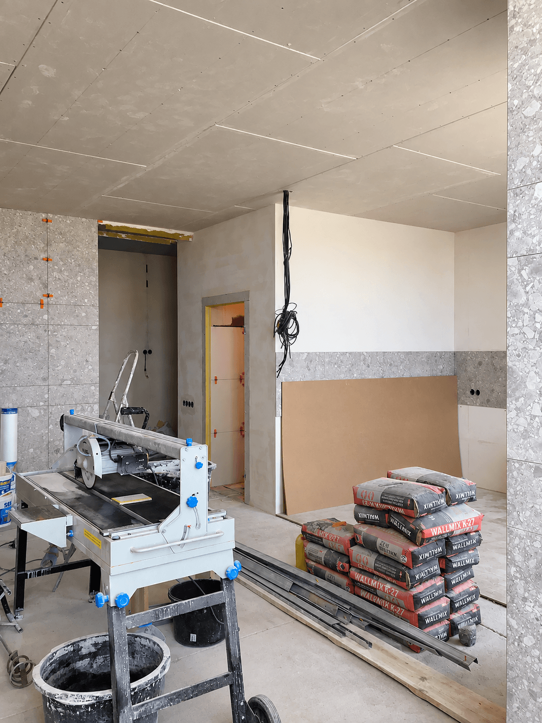 Fin des travaux de finition et préparation des espaces avant peinture