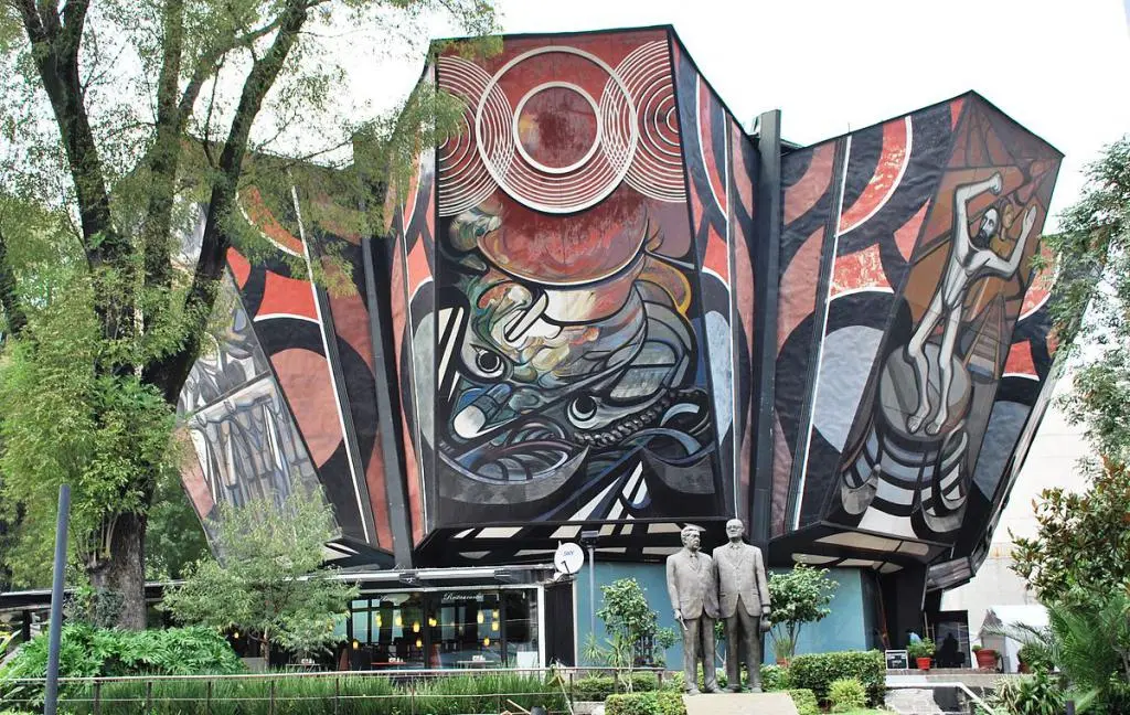 Давид Альфаро Сикейрос: Полифорум, 1971