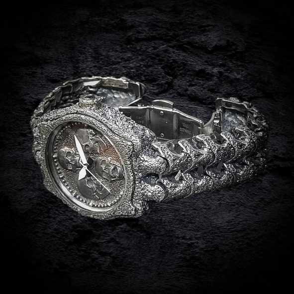 серебряные часы, эксклюзивные часы, дорогие часы из серебра.