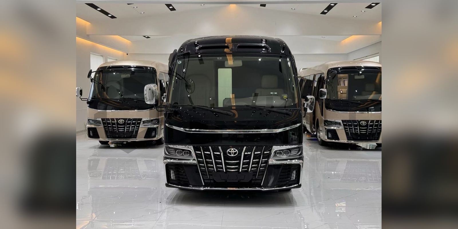 Фото TOYOTA Coaster № 1