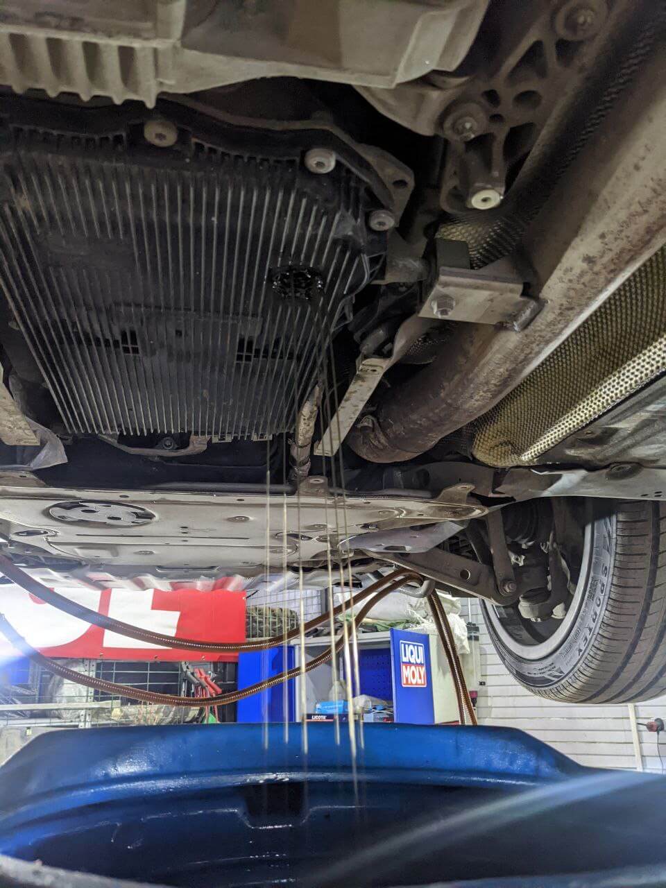 Слив масла из поддона ZF 8hp75x