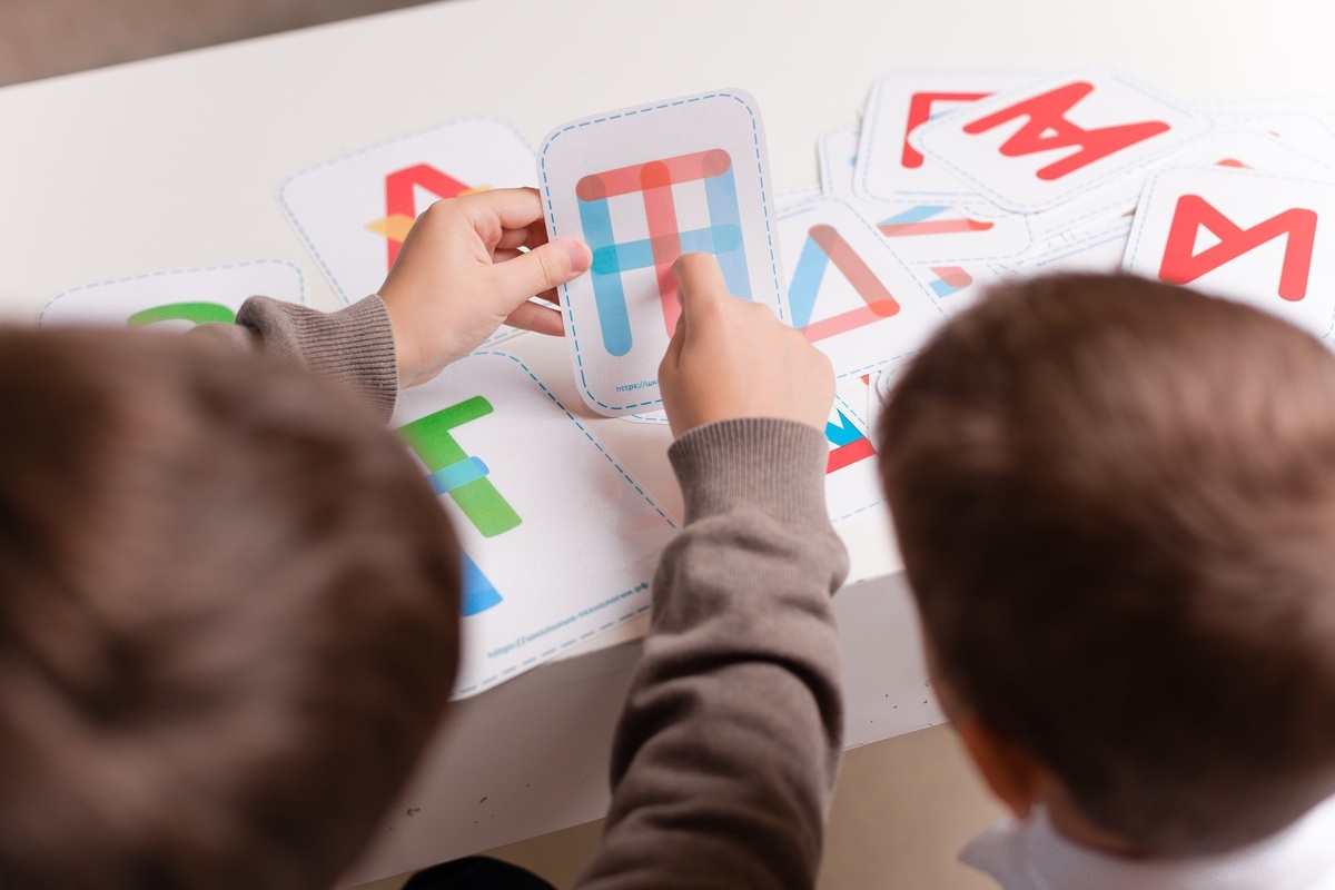 Почему ребёнок пишет буквы наперёд