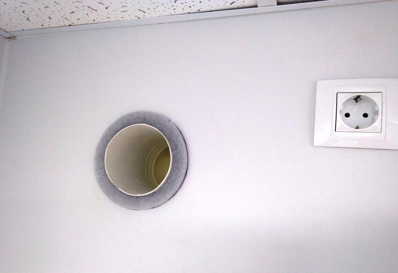 Вентиляционное отверстие в стене 600х600. Отверстие 240 мм в стене под вентиляцию. Отверстие в стене для вентиляции. Отверстие для вытяжки. Вентиляционное отверстие в стене