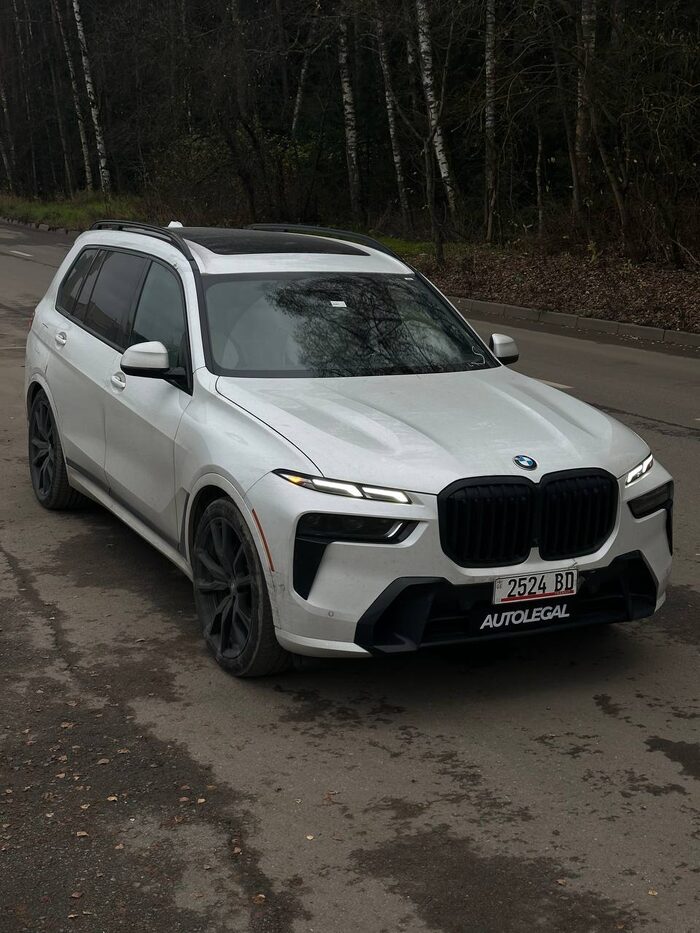 BMW X7 40i