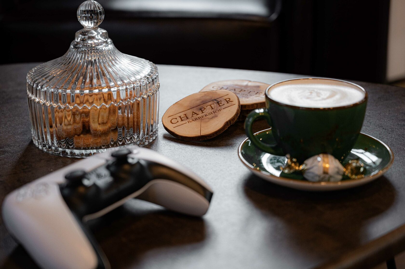 БАРБЕРШОП \"CHAPTER\" В ГОРОДЕ САНКТ-ПЕТЕРБУРГ. ПРЕМИАЛЬНЫЕ МУЖСКИЕ СТРИЖКИ