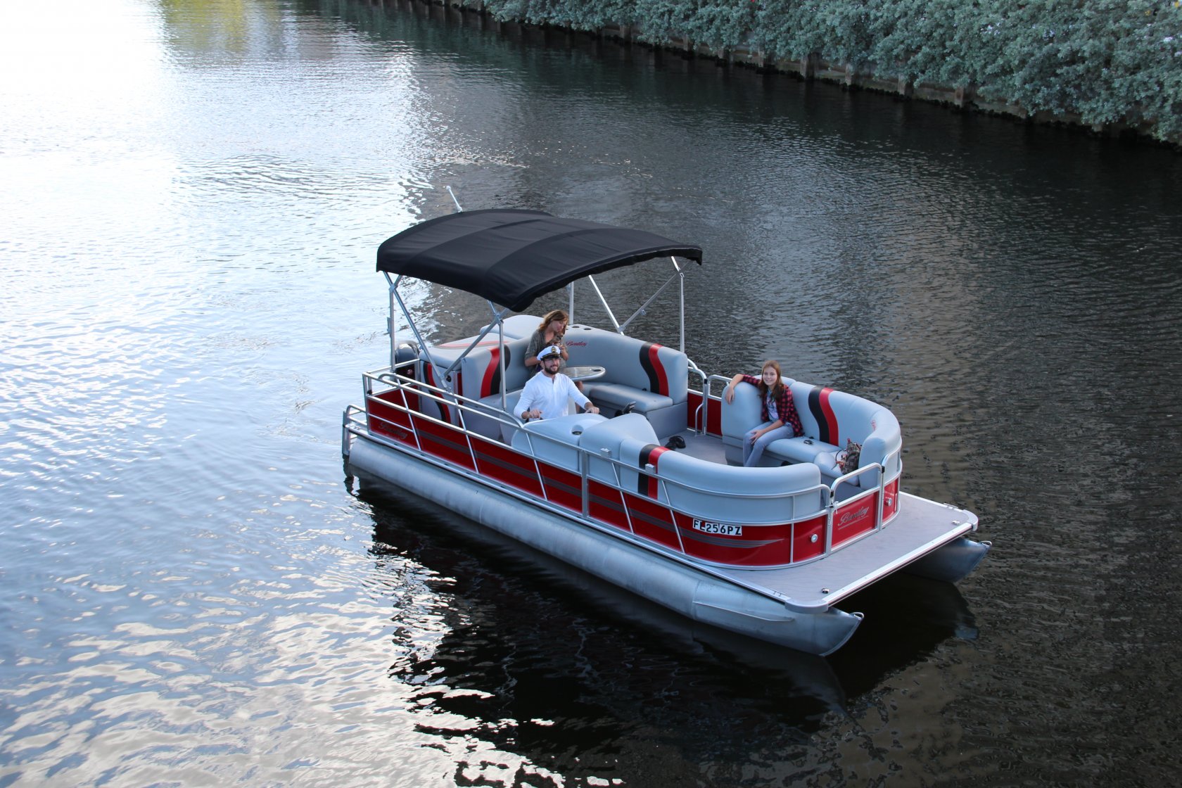 Pontoon party boat rentals in Miami 4 hours rental Best prices, new