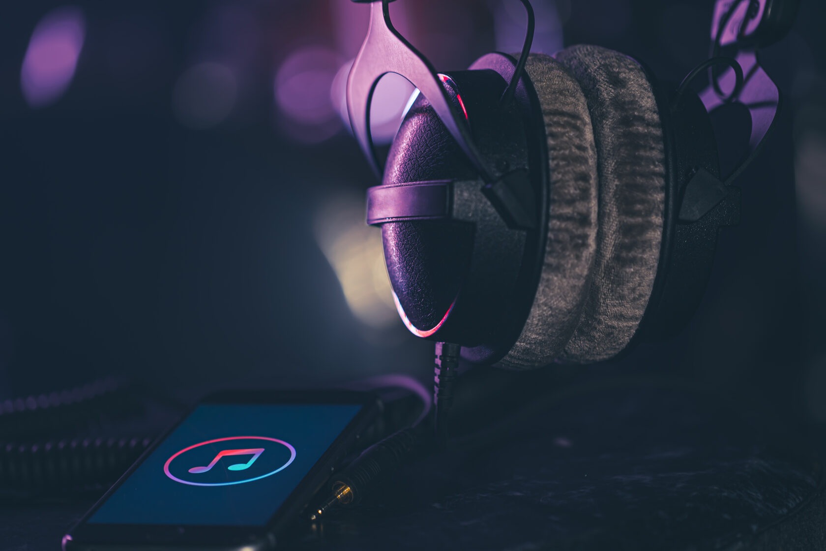 MusicAds — наушники и музыкальная реклама