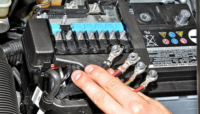 Поиск скрытого  потребления тока  авто