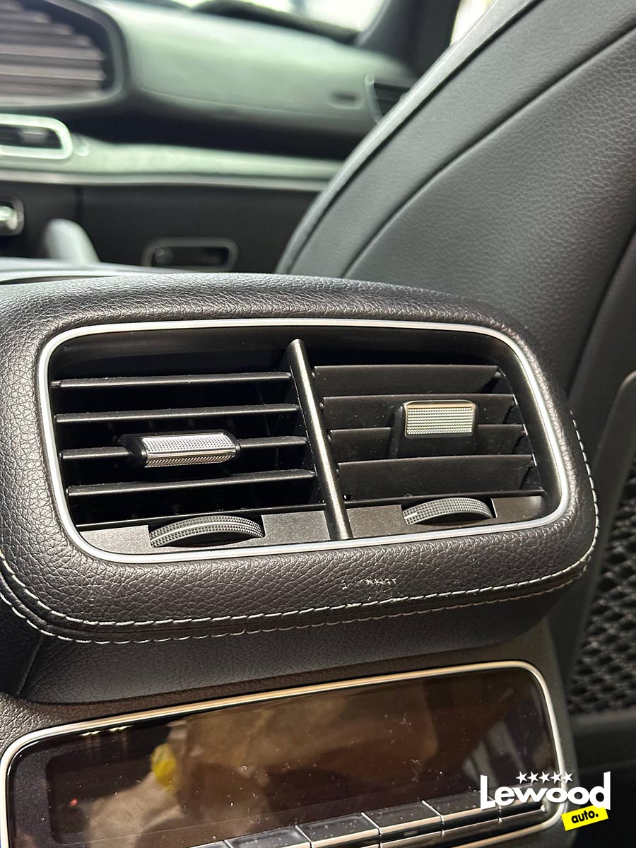 реставрация кожаной консоли