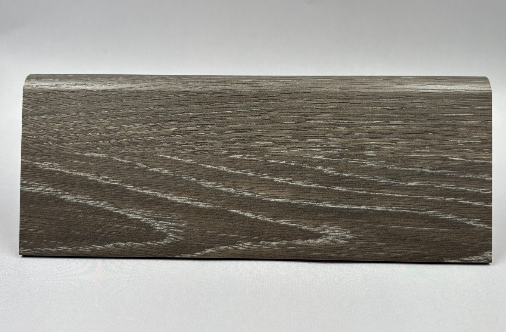 Плинтус МДФ под дерево, под дуб для ламината и паркета в Санкт-Петербурге (СПб)