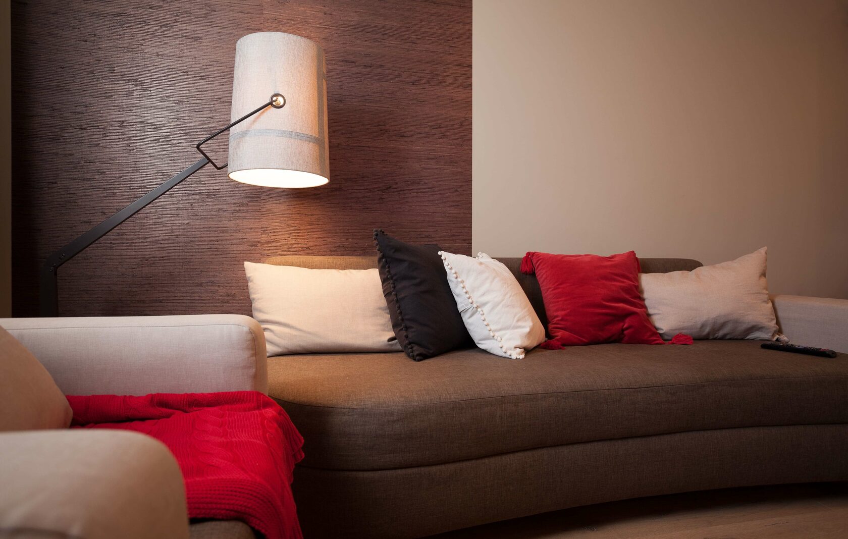 Коломенская набережная - Дизайн интерьера гостиная, лампа, диван, кресло