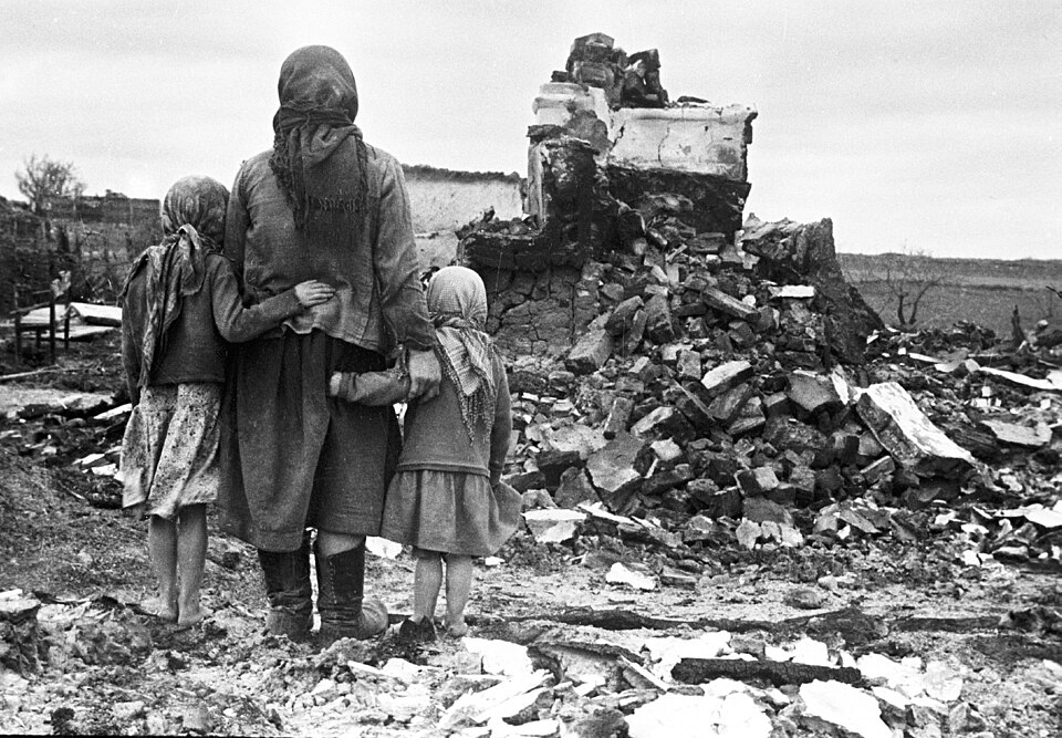 Все, что осталось от родного дома. Снято 1 сентября 1943 года