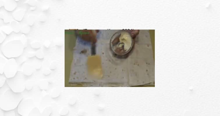 Приготовление рулетов из лаваша с творожной начинкой и зеленью в духовке: шаг 5