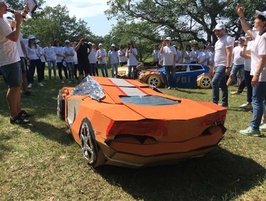 Заказать картонный тимбилдинг для юридической компании