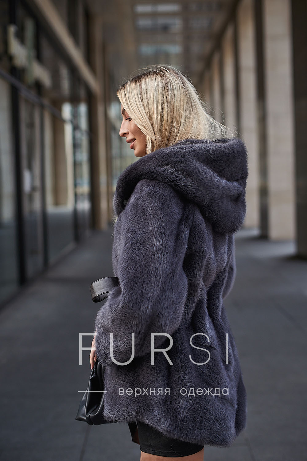 Норковая шуба с капюшоном средней длины в сером цвете купить в СПб ...