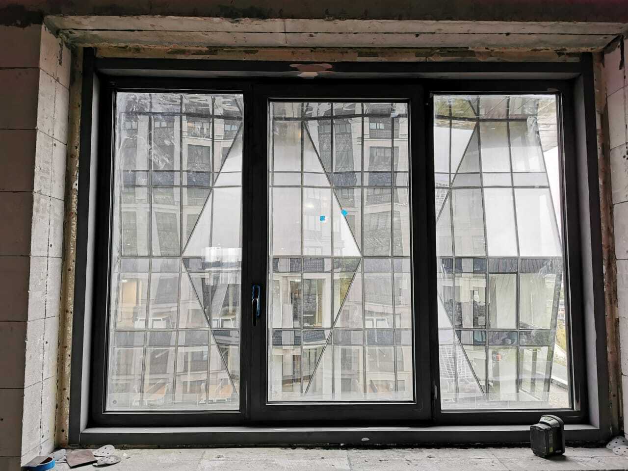 граффити на стекле до полировки