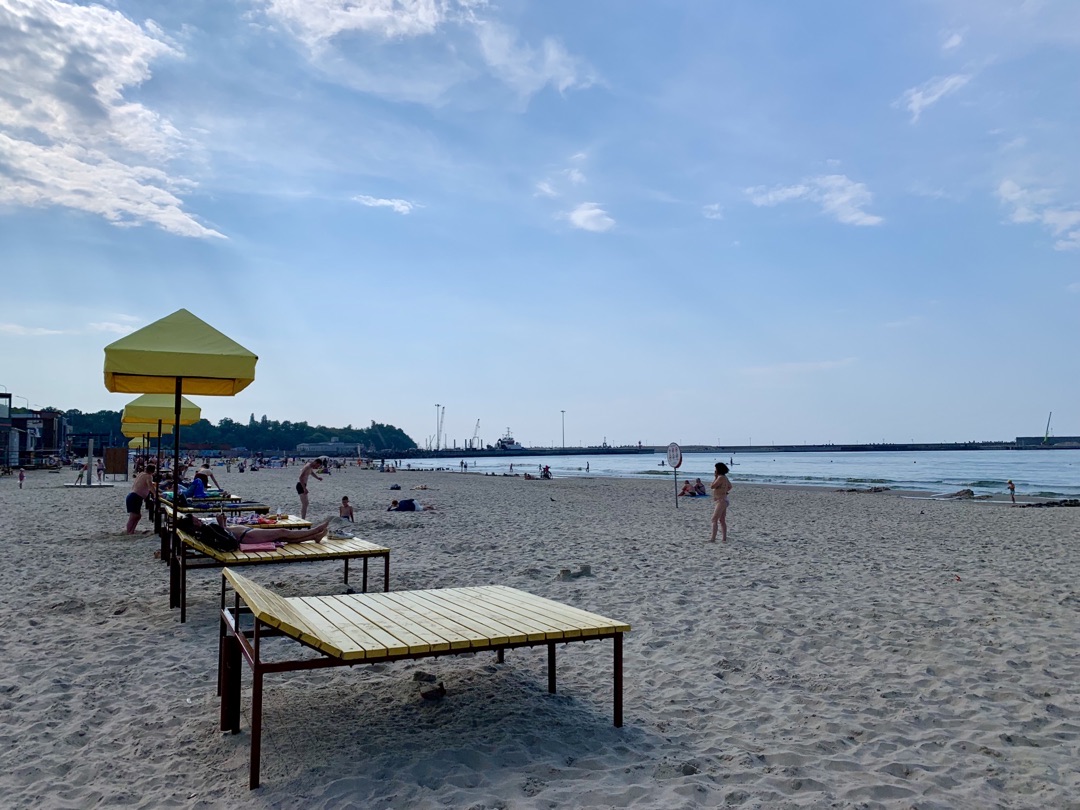 пляж в поселке янтарный калининградской области. пляж в зеленоградске калининградской. куршская коса калининград. калининград отдых 2023 лето. светлогорск калининград.