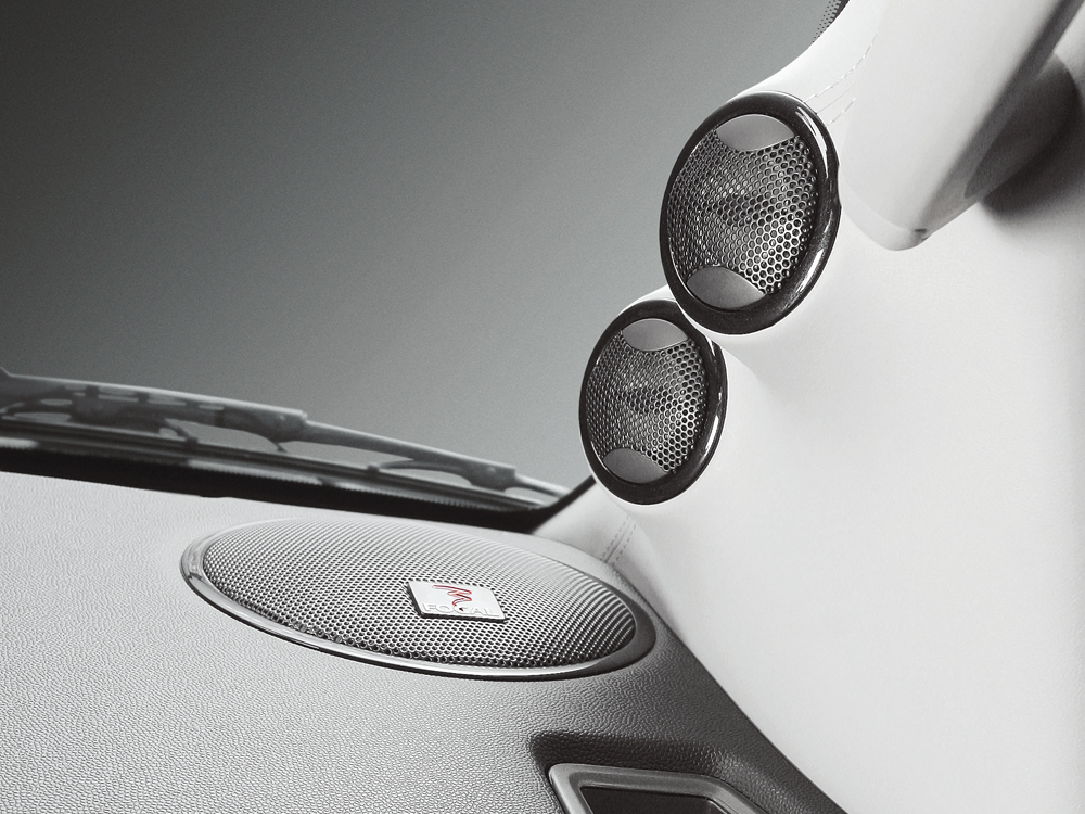 Установка автозвука в Москве