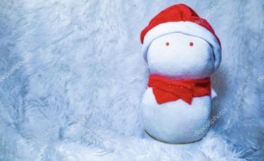 Новогодняя игрушка-снеговик из носка