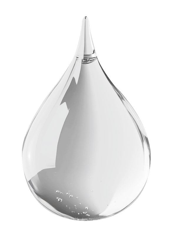 Капля прозрачной жидкости на светлом фоне, окруженная текстом о витаминах, антиоксидантах и медицинских свойствах