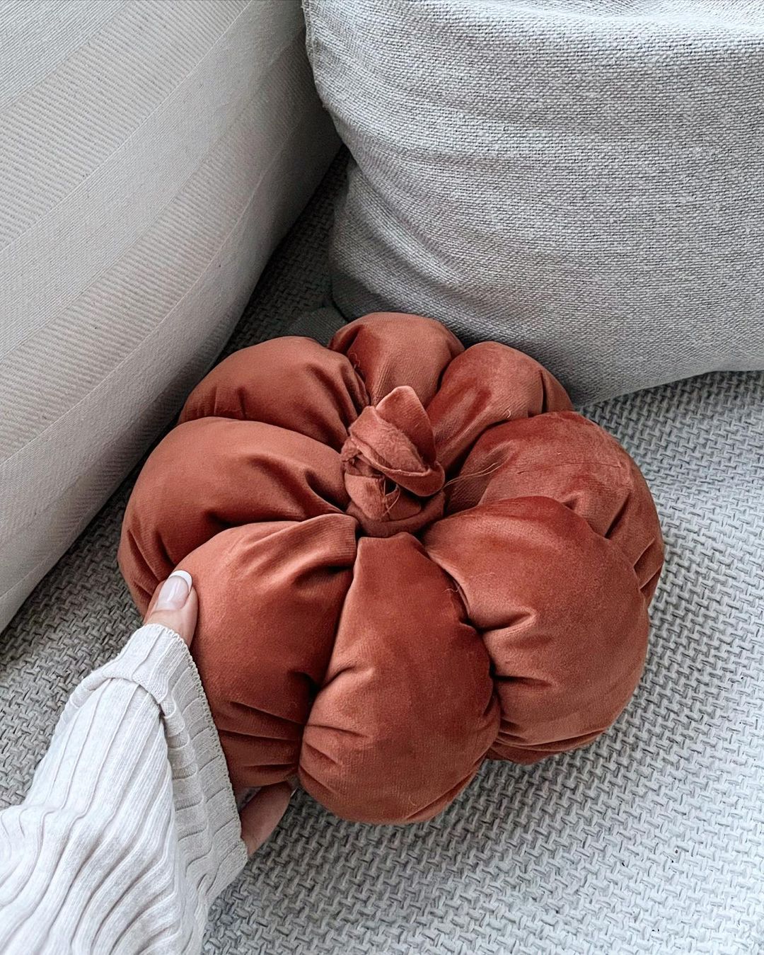 подушка в форме тыквы