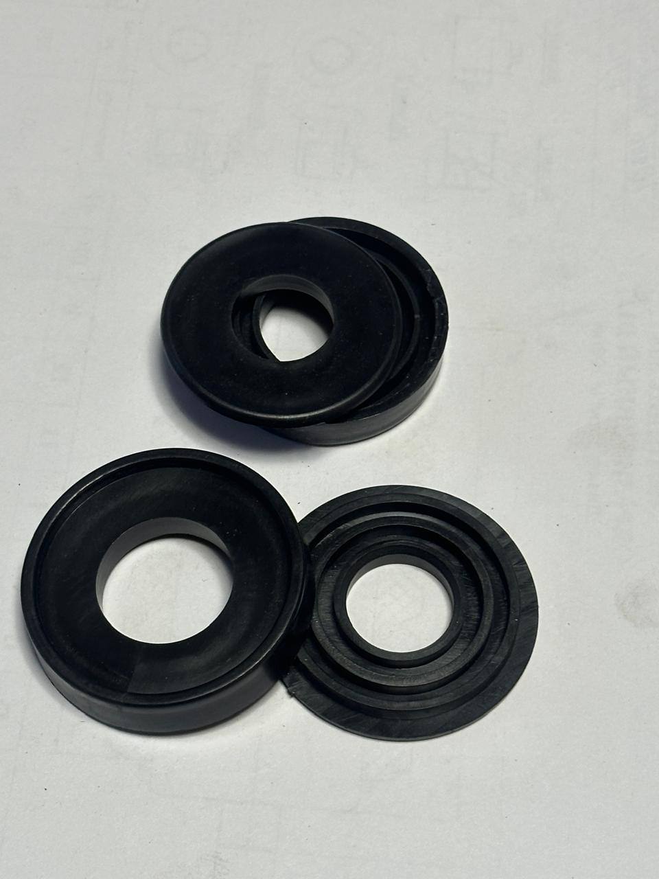 Лабиринтное уплотнение конвейерного ролика