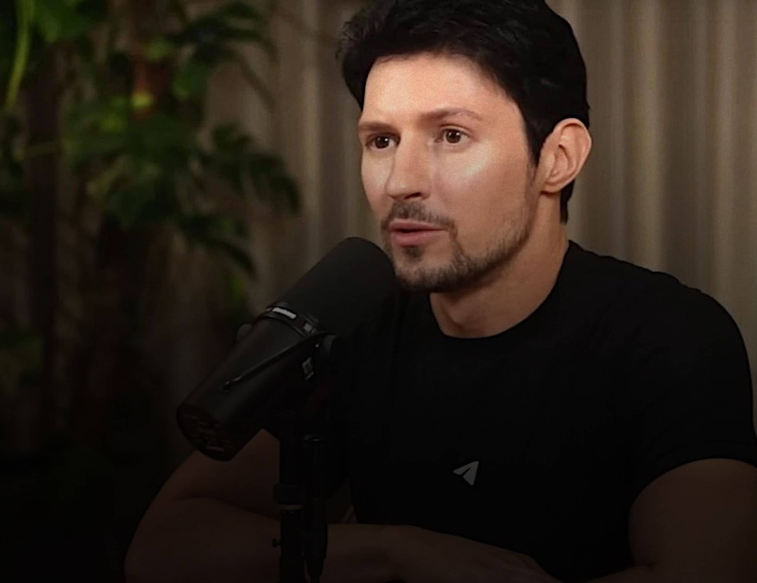 Павел Дуров назвал шифрование популярного мессенджера «гигантским обманом». 