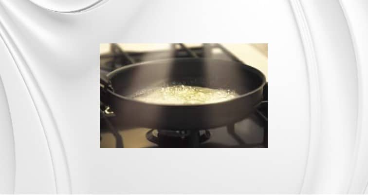 Приготовление шакшуки на сковороде по рецепту Ивлева: шаг 3