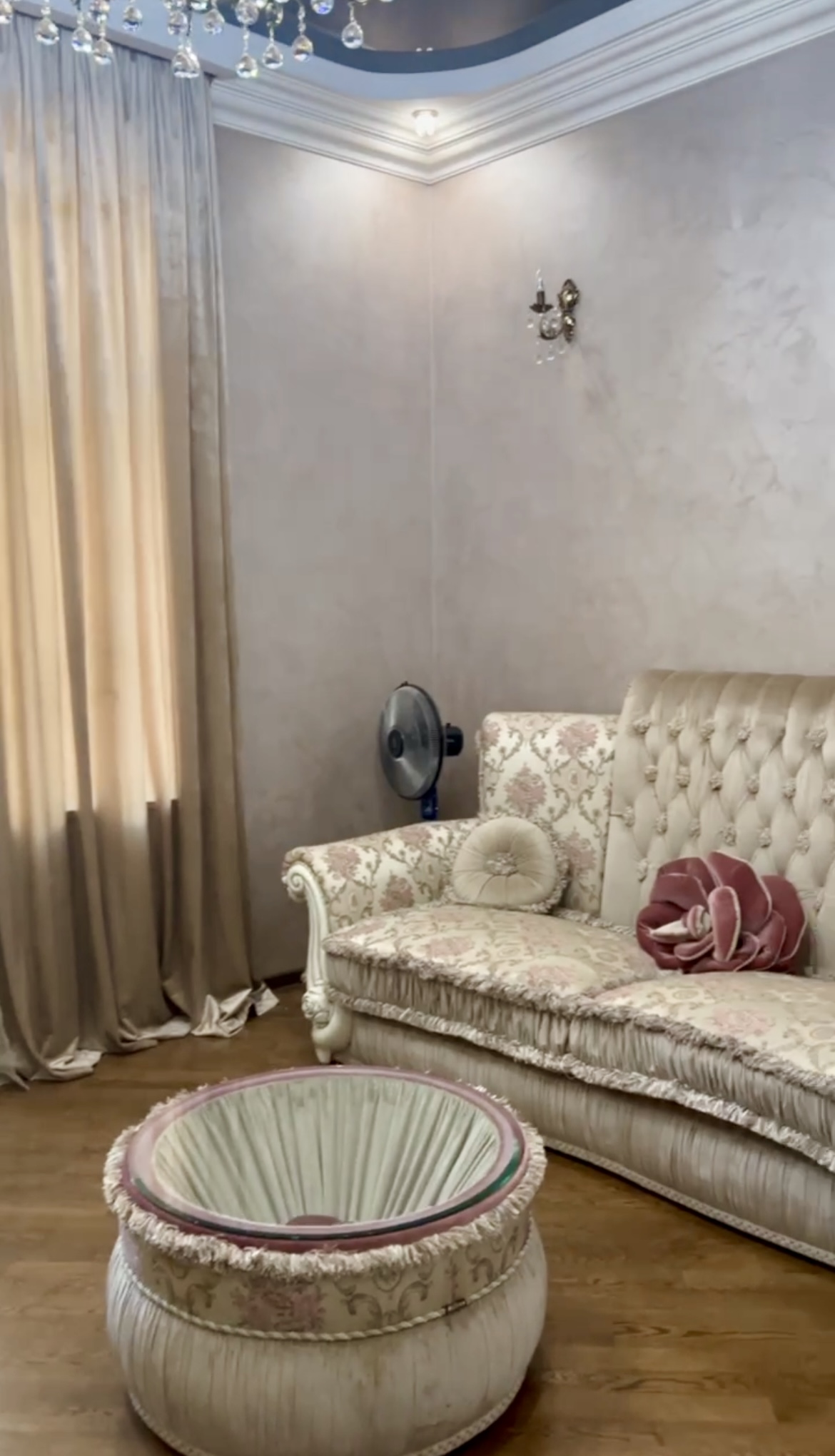 Гостиная в квартире OLAMI Apartments