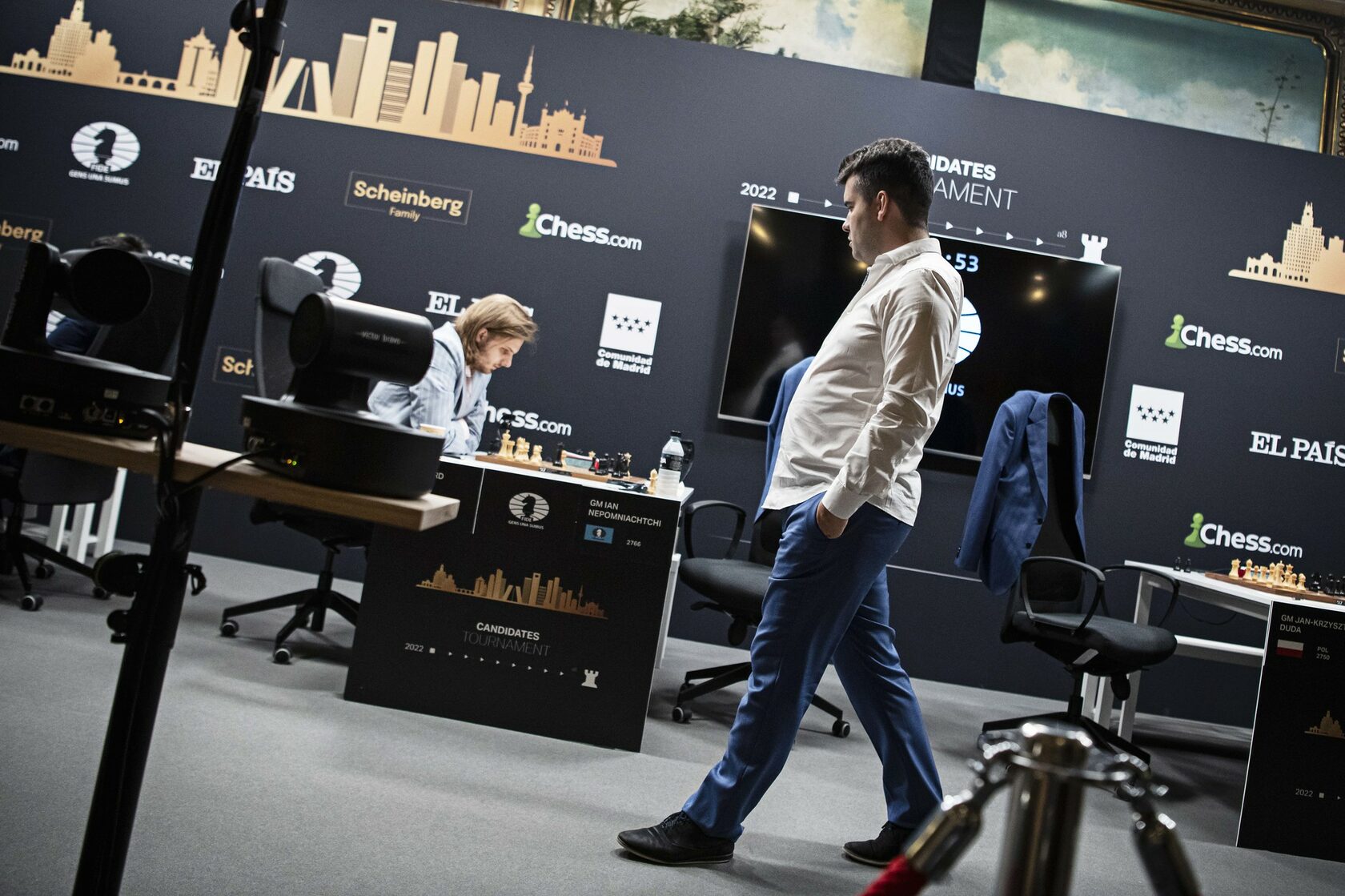 2022 Candidates, Round 7: Nepomniachtchi and Caruana in a league