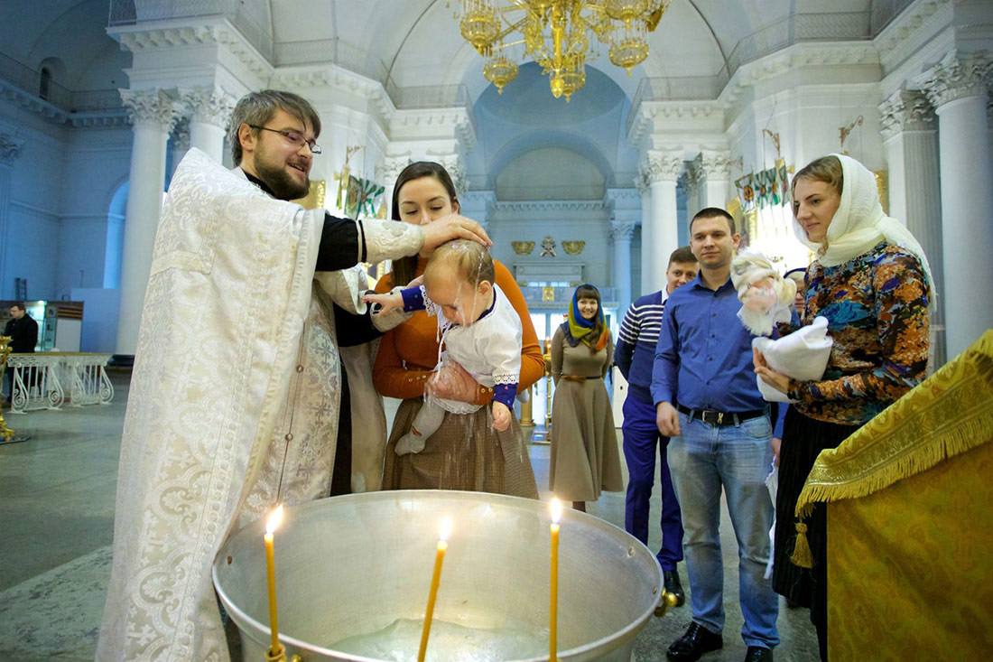 Фото в церкви на крестины