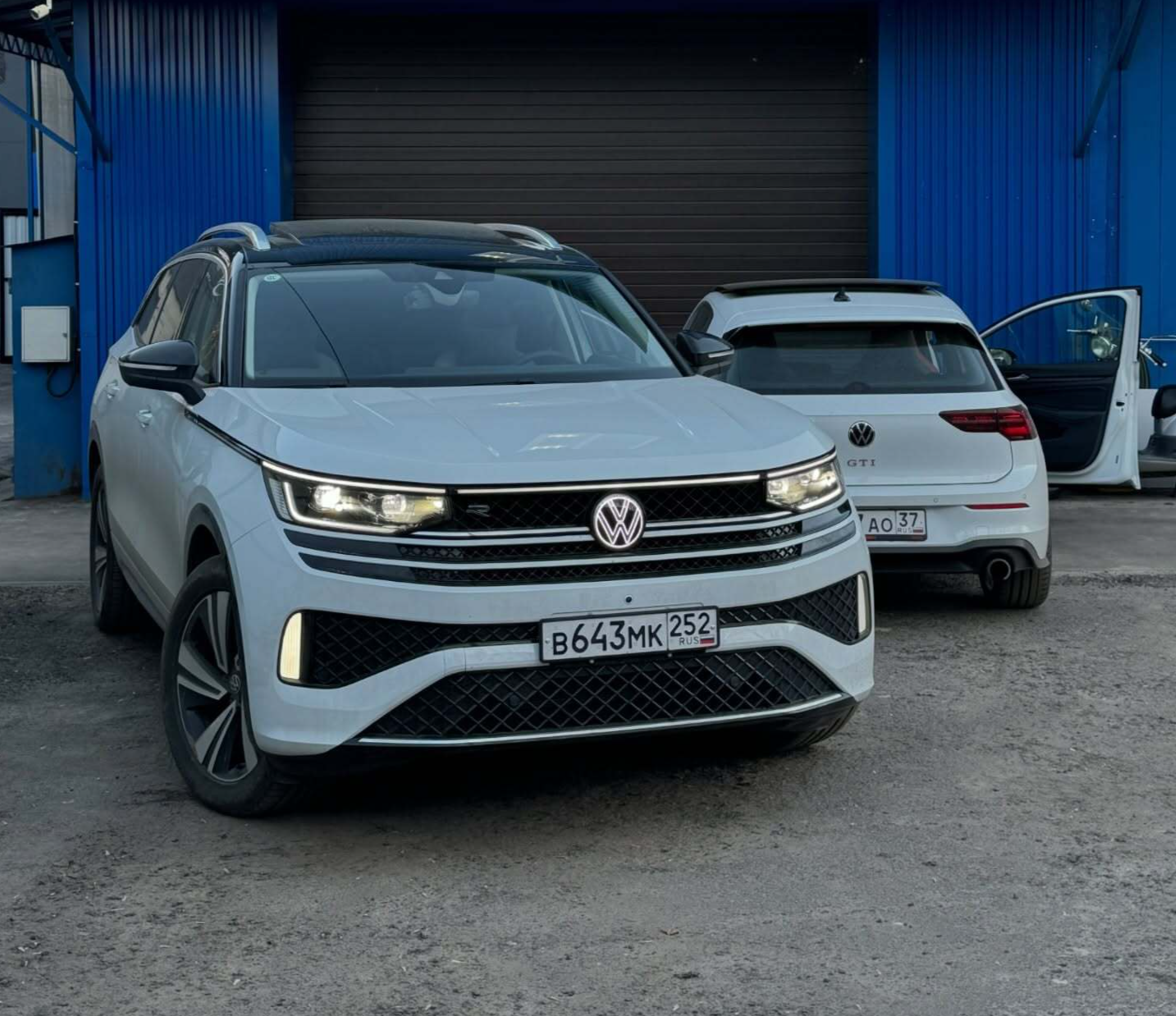 Мастер BORISOVTUNE за работой с автомобилем VAG