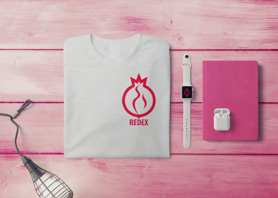 логотип центра коррекции грудных имплантов Redex