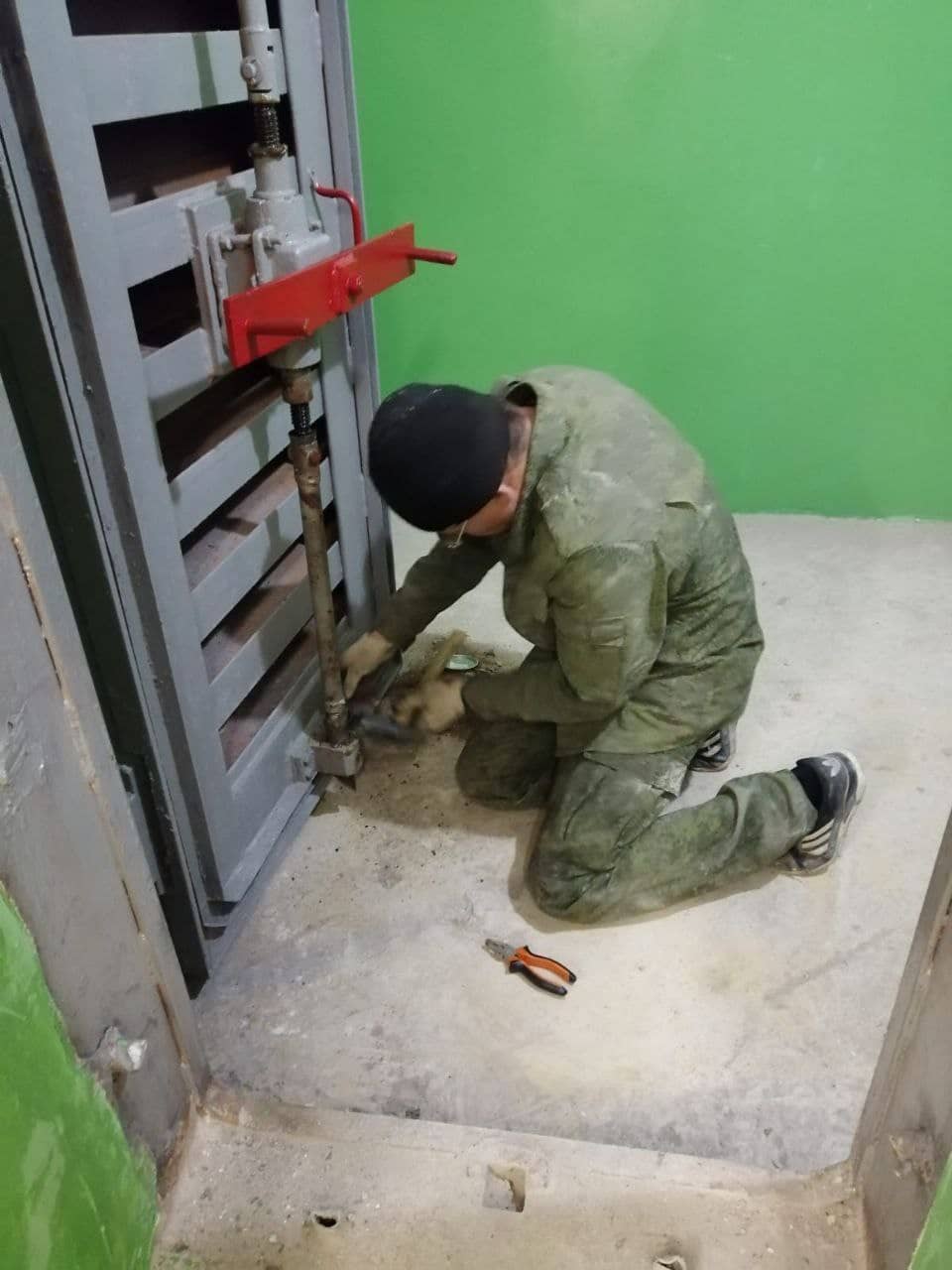 Ремонт герметичной двери в защитное сооружение ГО