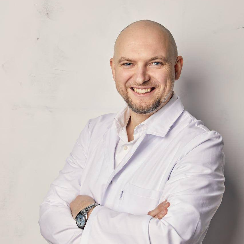 Эллинский Дмитрий Олегович врач - дерматовенеролог, трихолог, нутрициолог, главный дерматолог СМ-Клиника, ассистент кафедры кожных и венерических болезней ПИМУ