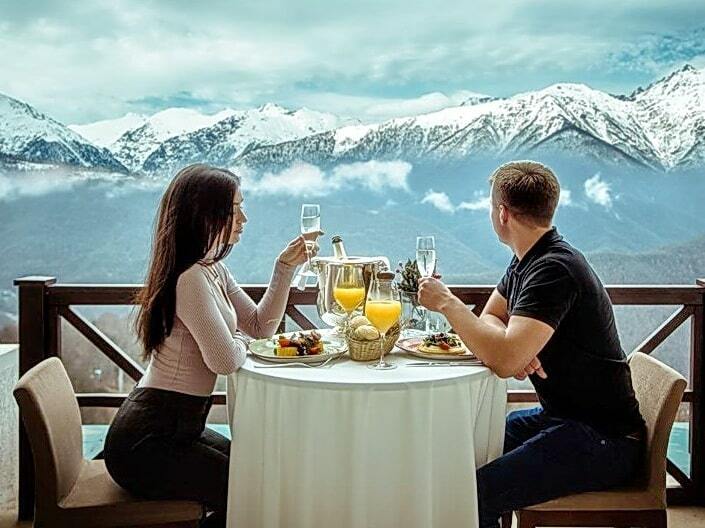 терраса ресторана The Grill (отражено по горизонтали)