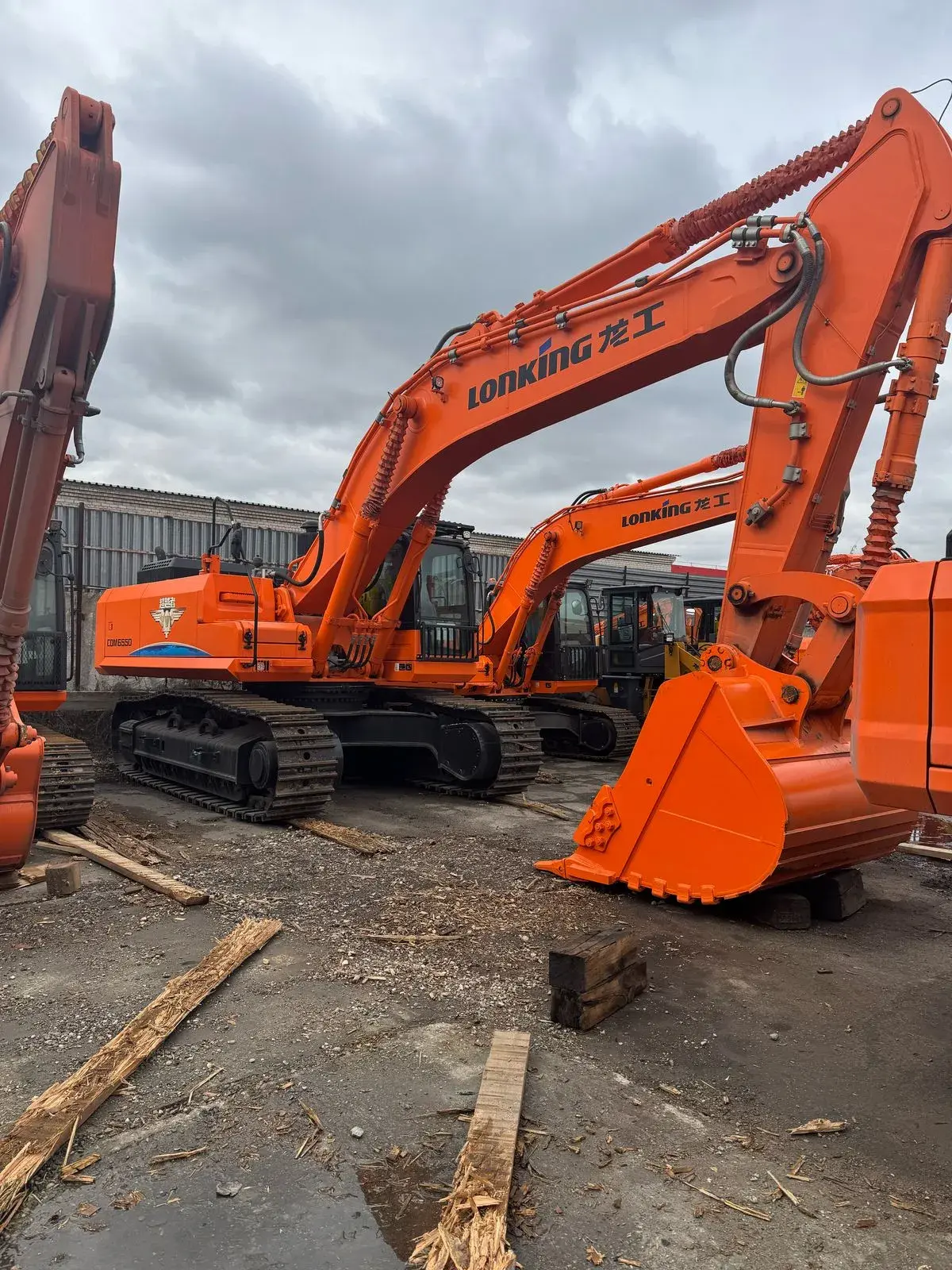 Гусеничный экскаватор LONKING CDM 6550