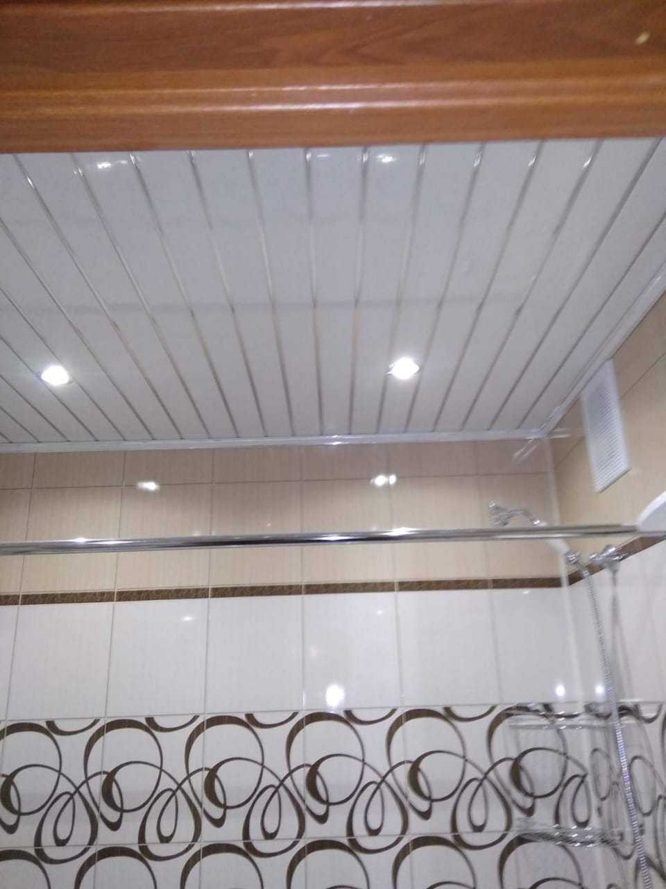 Панели на потолок в ванную