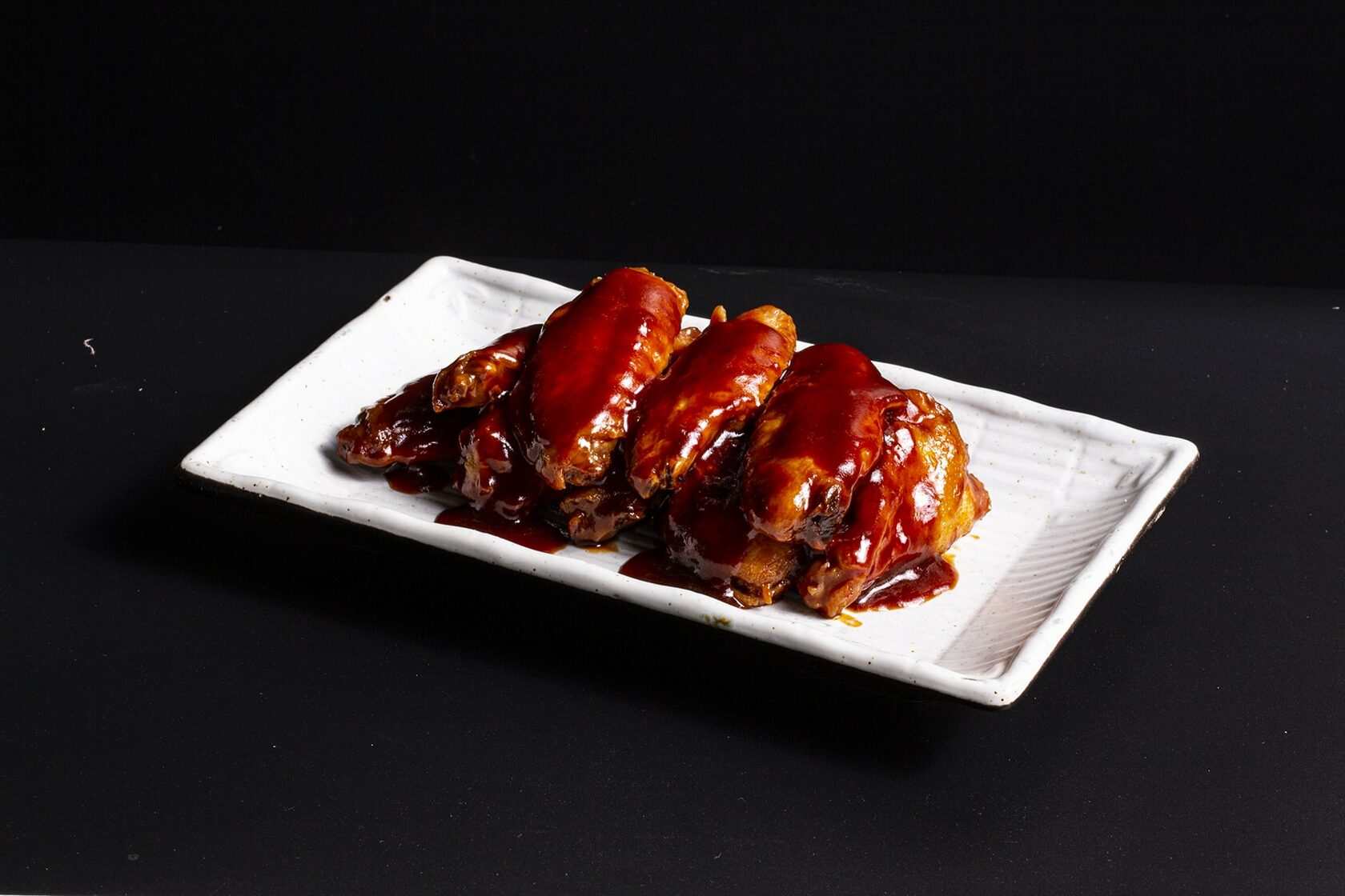 крылышки в соусе сладкий чили. крылья чикен в кисло сладком. куриные крылья в кисло-сладком соусе. крылья в сладком соусе. крылья в сладком соусе.